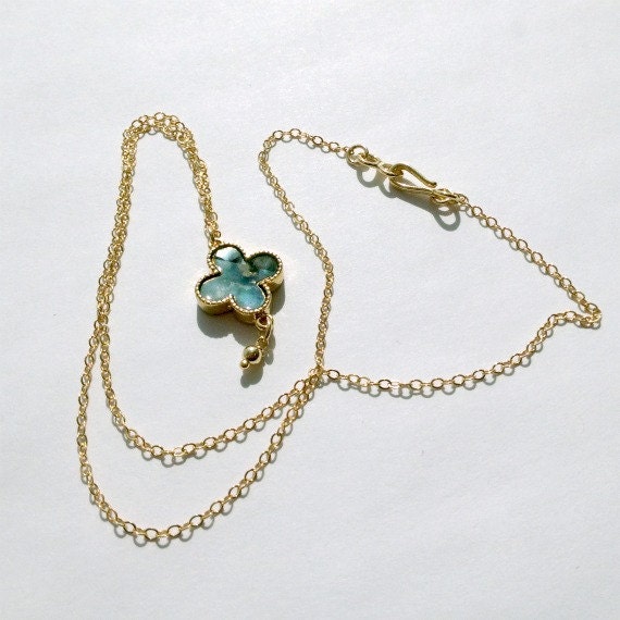 Quatrefoil Necklace Gold Jewelry Iridescent Pendant Victorian Renaissance Chain Jewellery Clover Fashion N-205