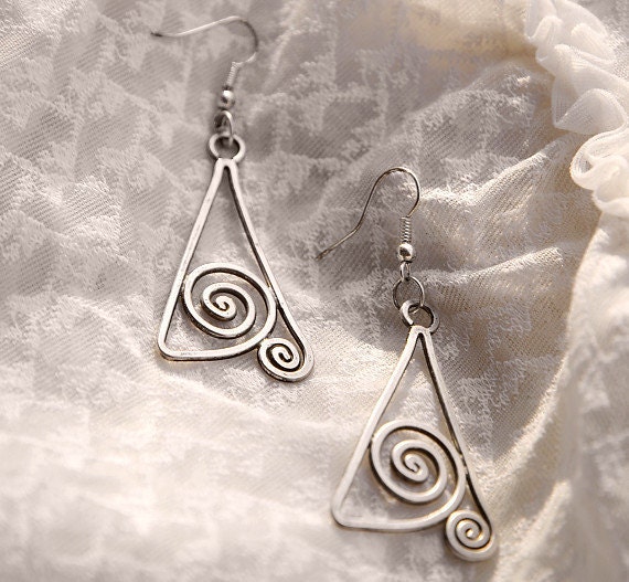 Handmade earrings Art Deco Art Nouveau silver wire wrapped
