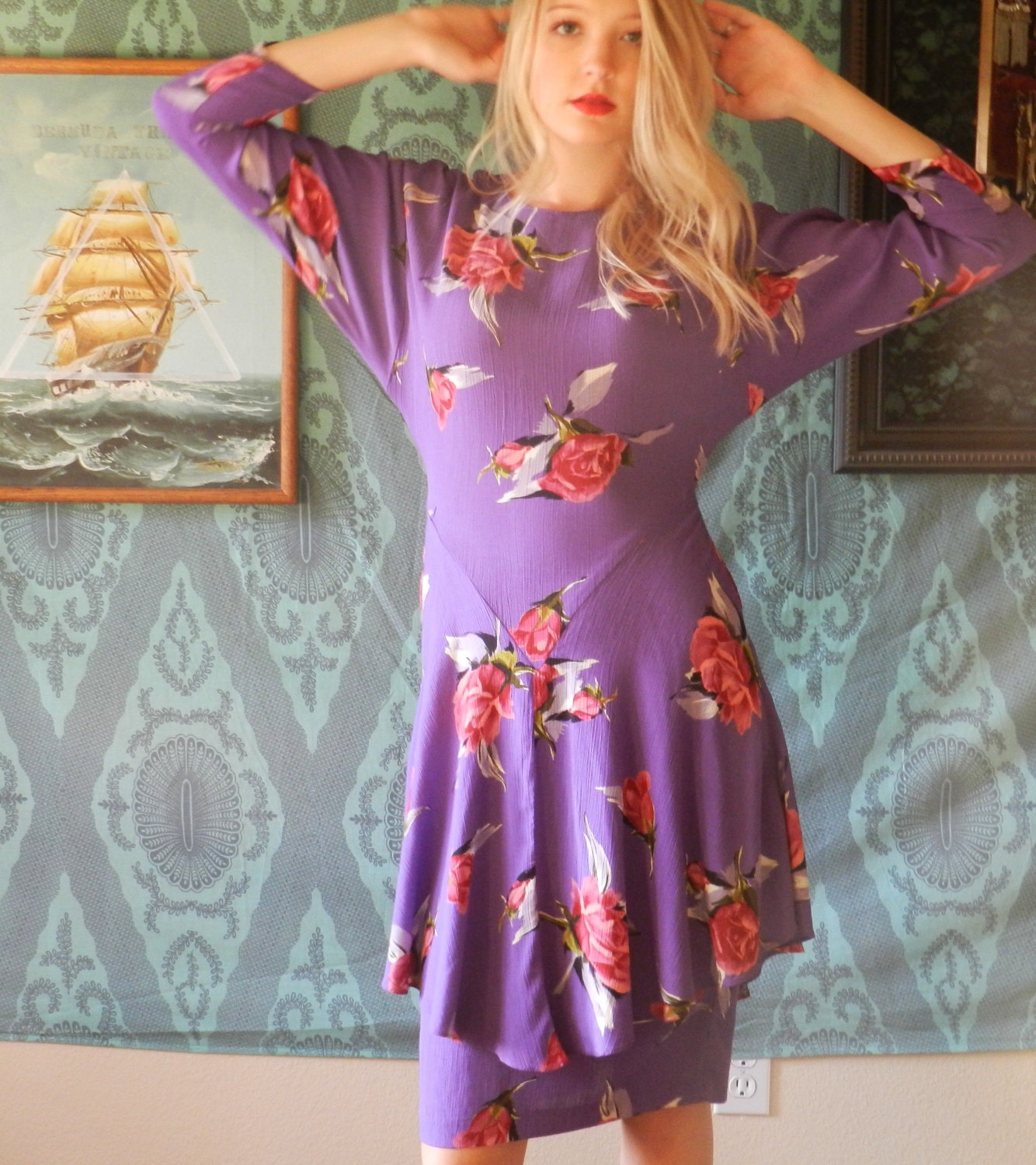 Bat Wing Shaped Sleeved Awesome Dress