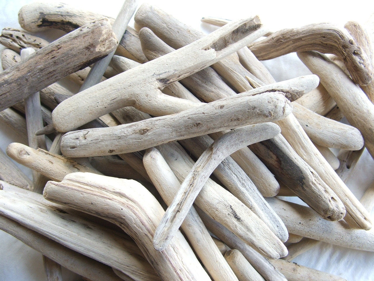 100 Driftwood Supplies Pieces 1 1/2 to 4 1/2 inches For Crafts and Projects
