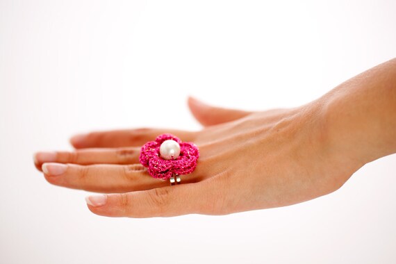 Hand crochet ring Pink rose with a pearl