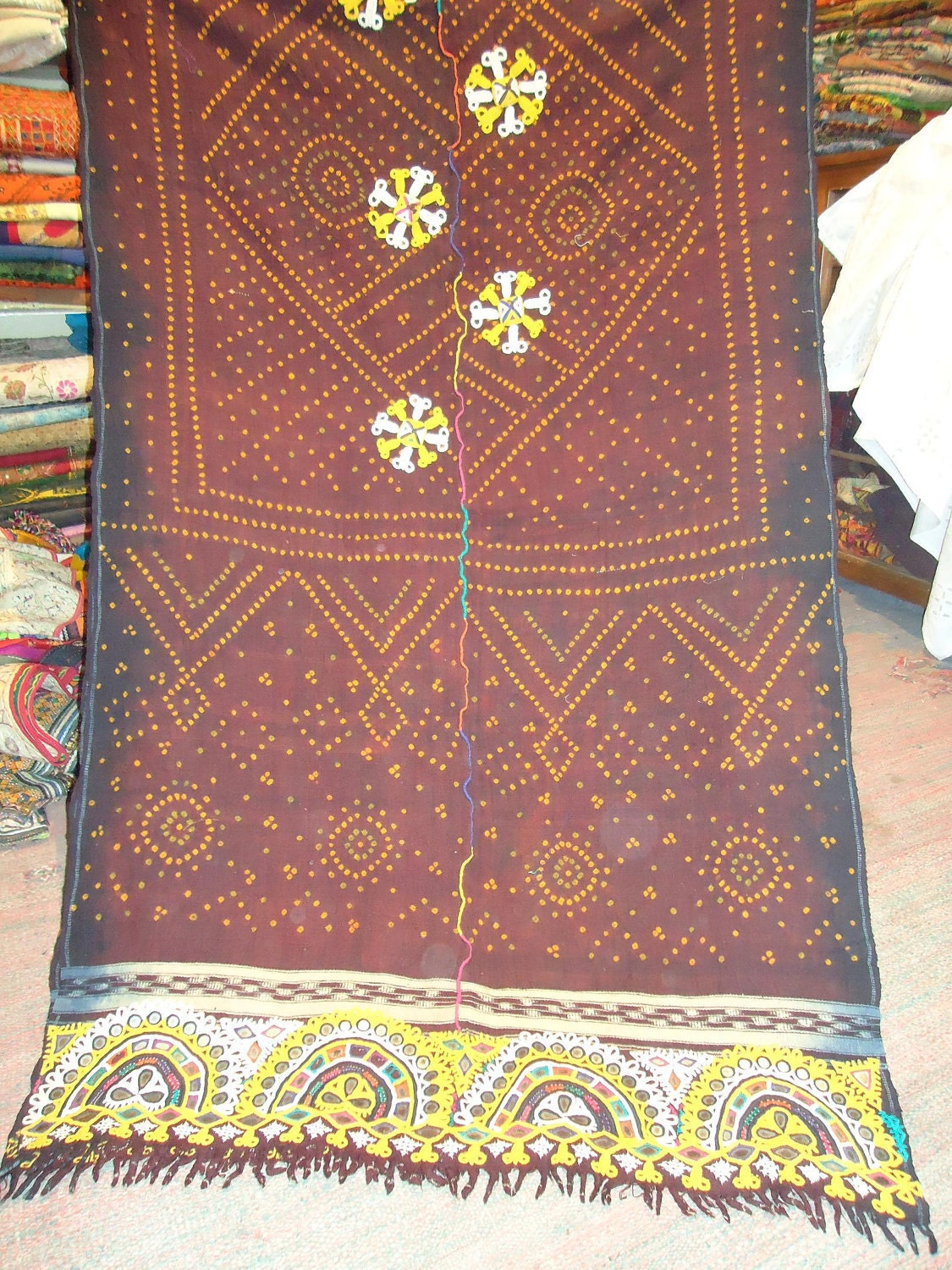 vintage old katchi shawls/old tie dye shawls/mirror work shawls/antiques shawl/tribal shawls/indian textiles shawls