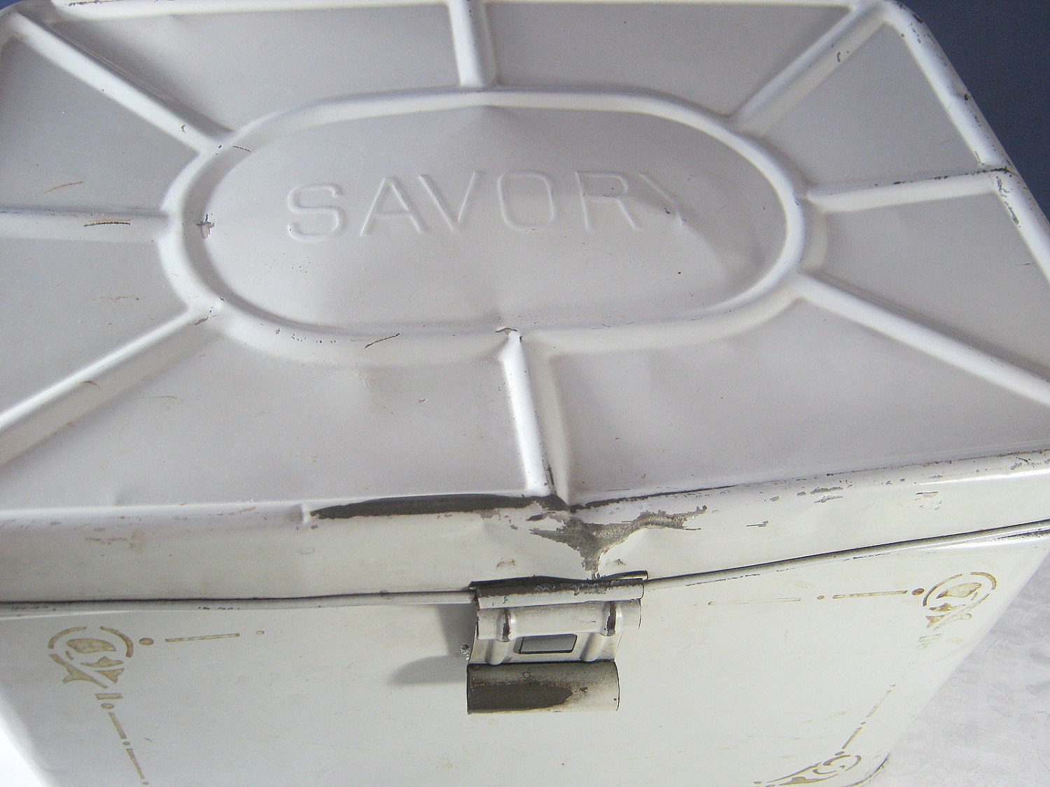Vintage Savory Bread Box White Cottage Kitchen Storage