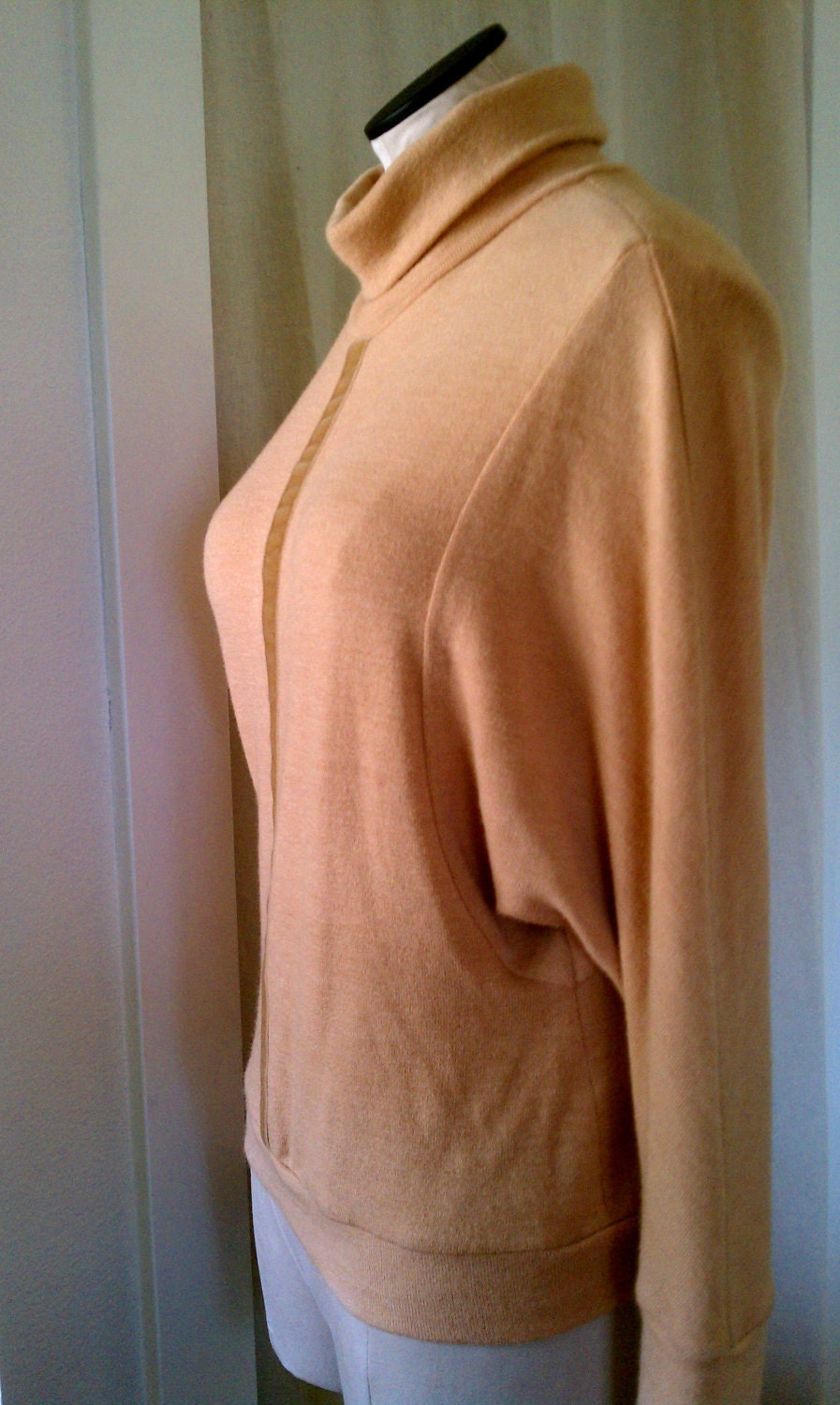 Vintage Mid-Century Mod BeigeTurtleneck Sweater - Dolman Sleeve Sweater - Size 9