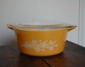 Pyrex Floral Butterfly Gold 1.5 Quart Casserole with Lid