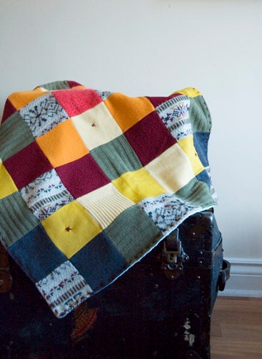 SALE upcycled wool baby quilt handmade - VENTE couverture de laine pour bébé