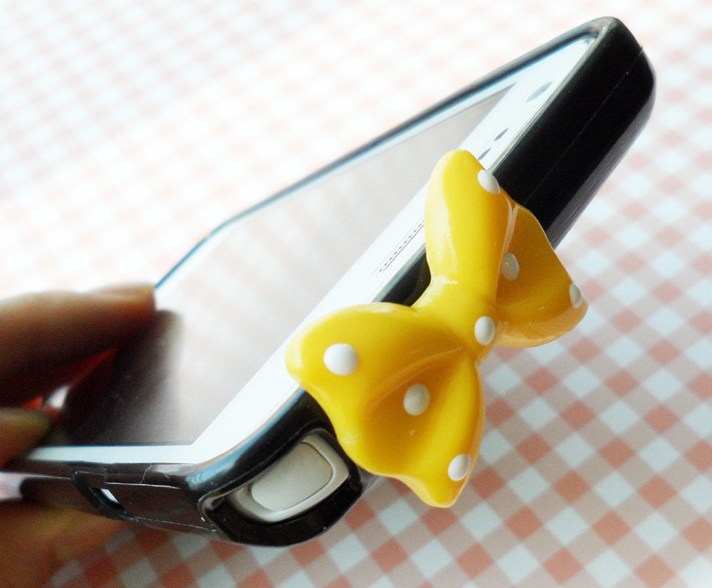 white dot bow earphone plug- yellow