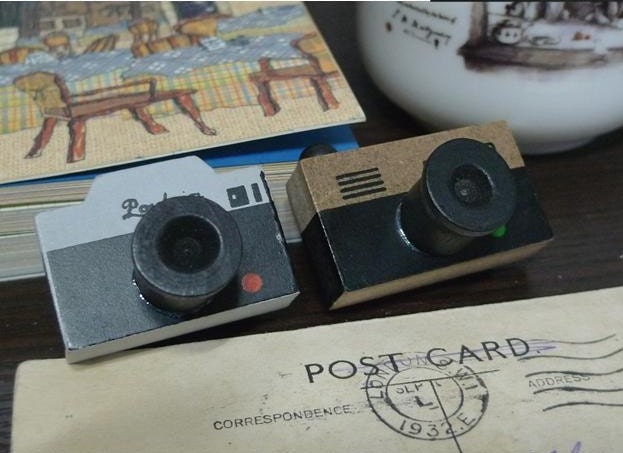 Wooden Rubber Stamp - Camera Modeling Creative Stamp - 2 Patterns by Random - 1 Pcs