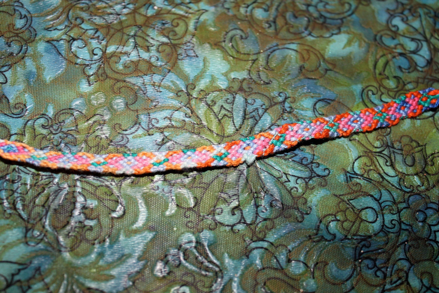 Small Diamonds Pattern Bracelet