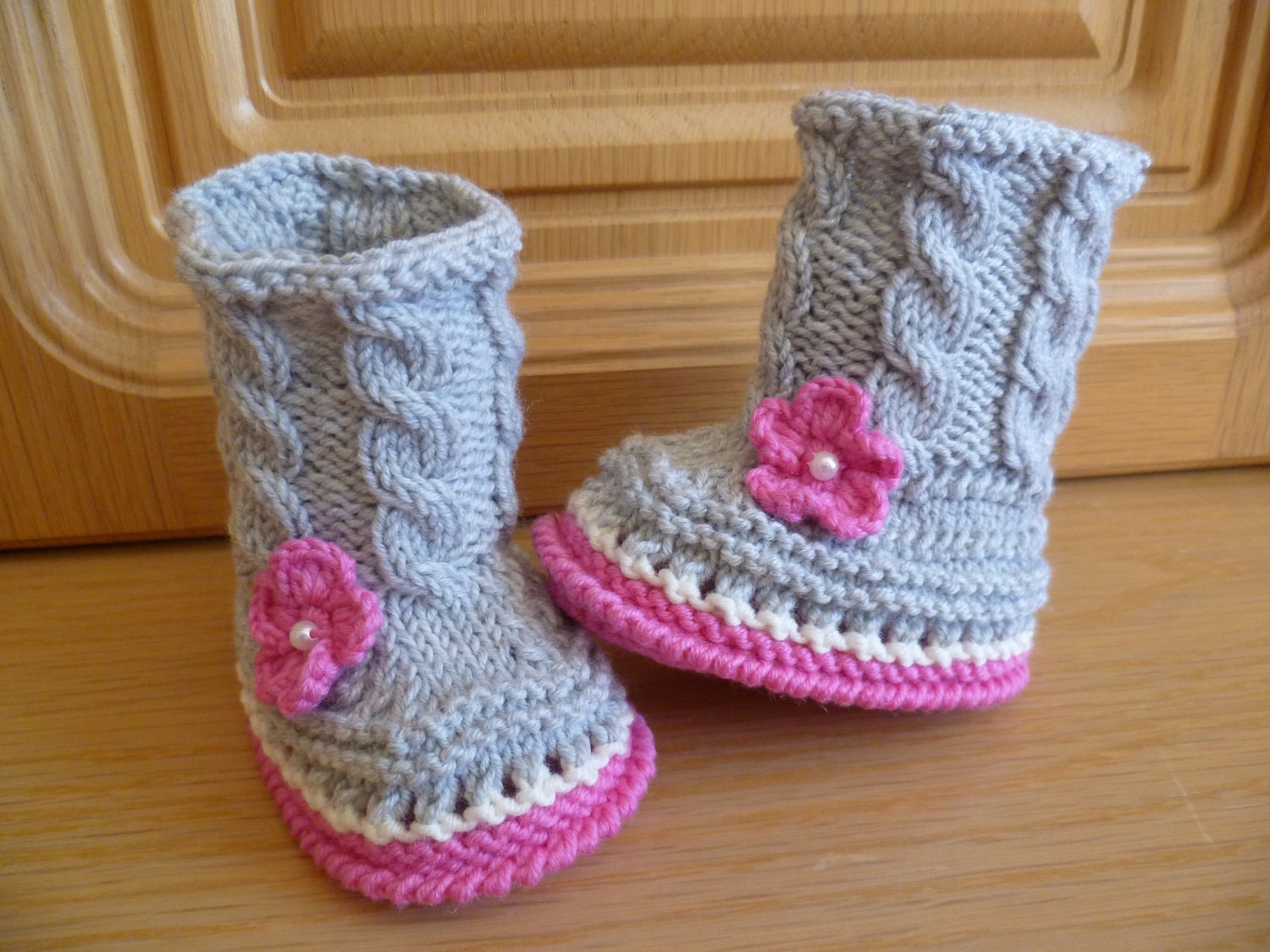 hand knitted baby booties /9cm /3,5 inch new