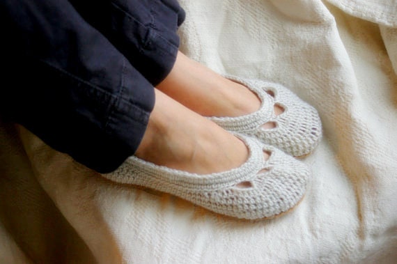 Crochet Pattern - Crochet Shoe Pattern for Yoke Ballet House Slipper PDF  Pattern number 110 - Instant Download