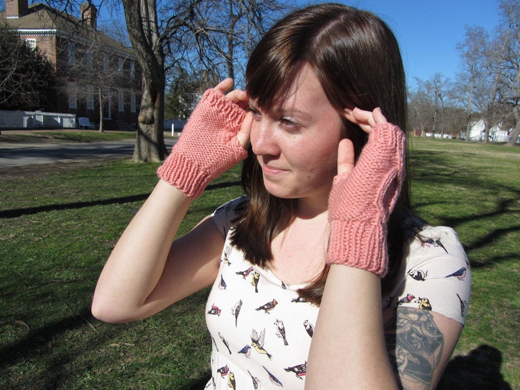 Jeremy Cable Knit Fingerless Gloves for Girls in Cotton Candy Pink OOAK