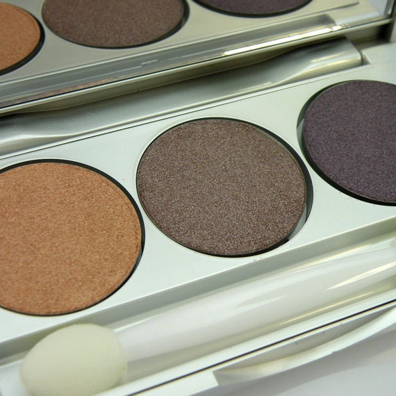 PRESSED Eyeshadow TRIO SATIN Pearl, crease resistant, long wearing, Golden Door, Rhapsody, Blackberry, 26mm