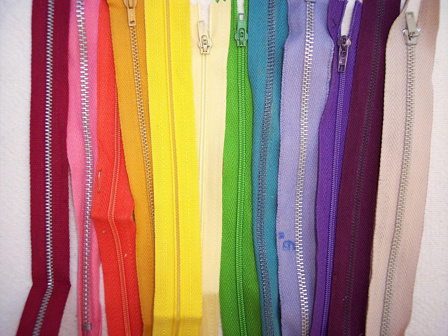 Lot of 18 Vintage Zippers Rainbow 9-inch