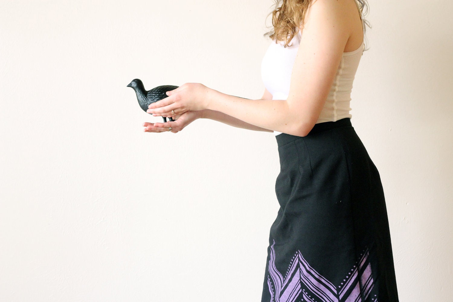 Chevron Screenprinted Skirt // Size 2 // Black with purple print // High waisted pencil skirt