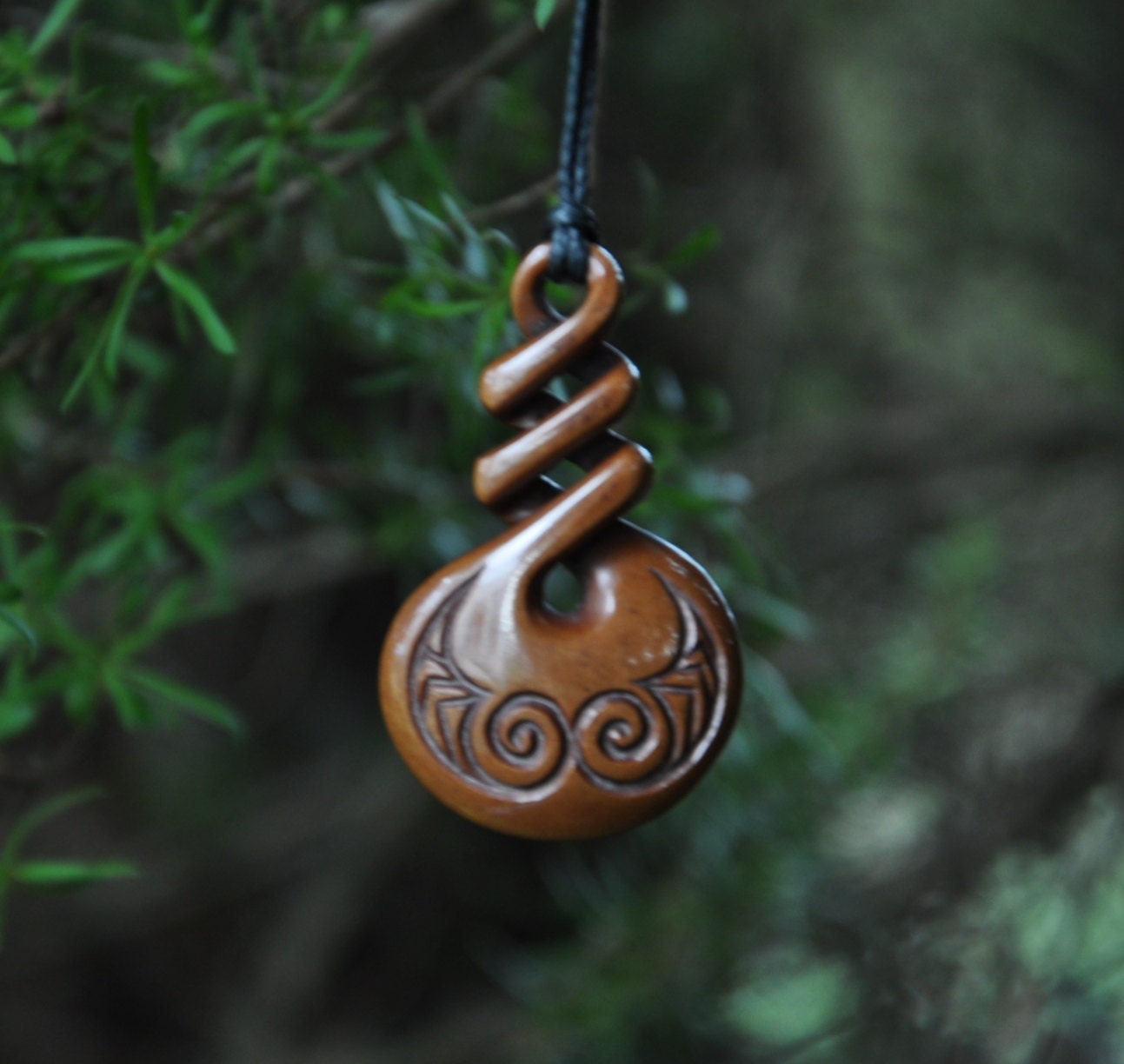 Eternal bonding symbol. Handcarved & naturally stained - JackieTump