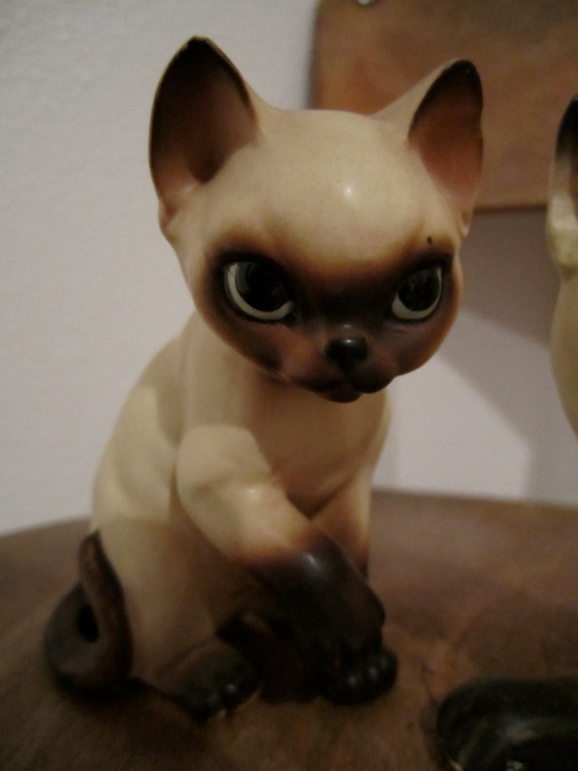 Mama and kitten siamese cat figurine
