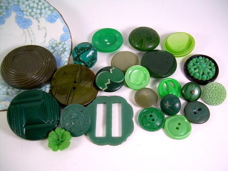 Vintage and Antique Green Buttons