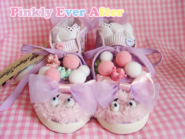 Dolly Monster Pet Shoes 1