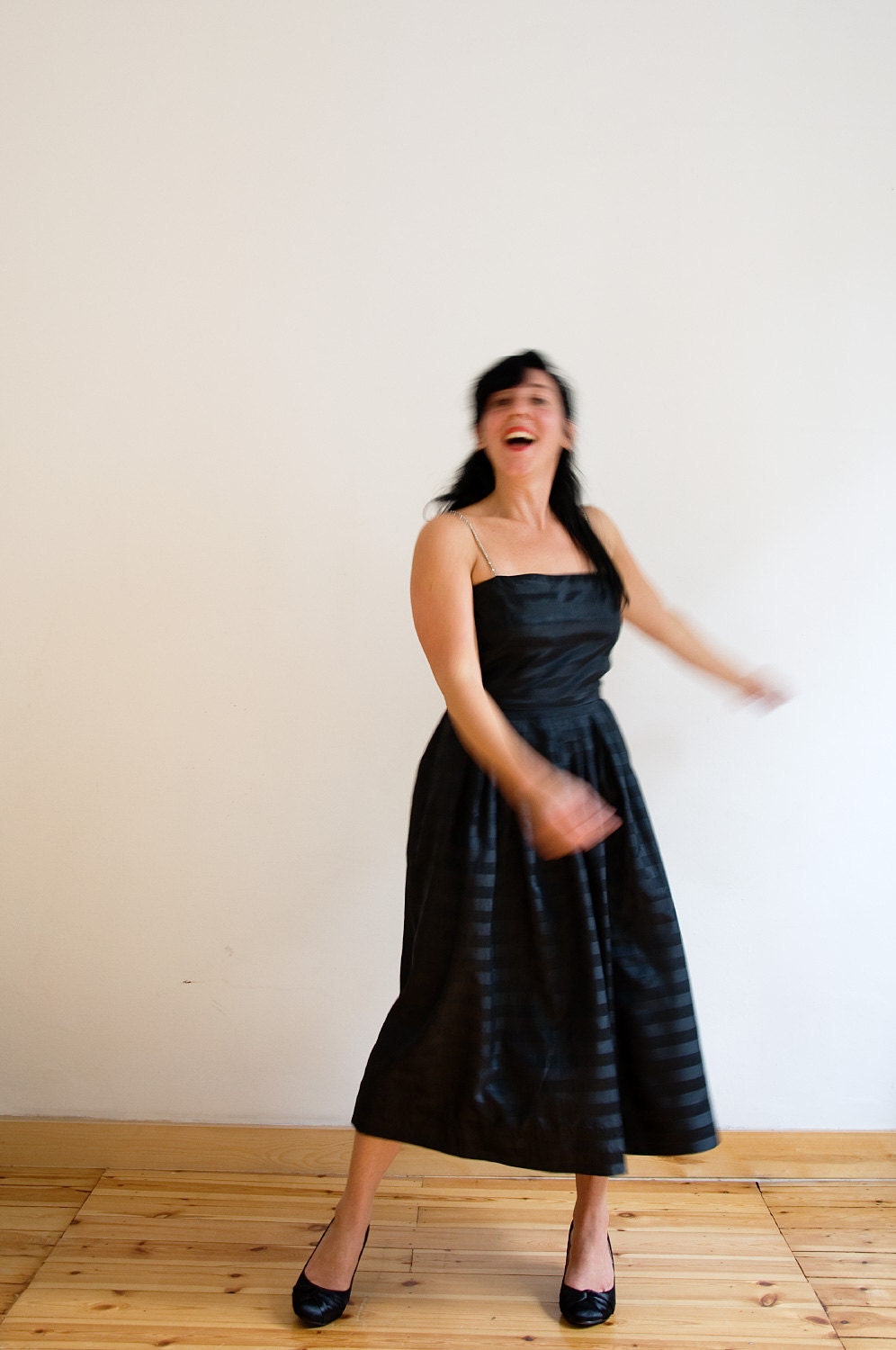 Vintage Little black dress Women - Vintage lbd - vintage 1950s silk dress - size US 10 (Medium)