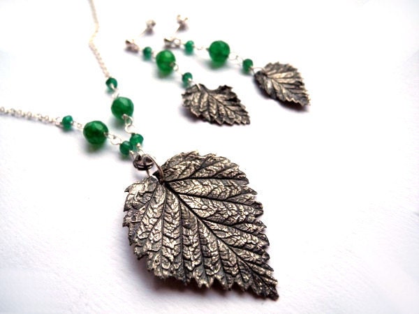 Silver Leaf Necklace - Botanical Natural Leaf handmade of Silver - Emerald Green Onyx Necklace - Woodland Forest Green - Elvish Fairy Pagan