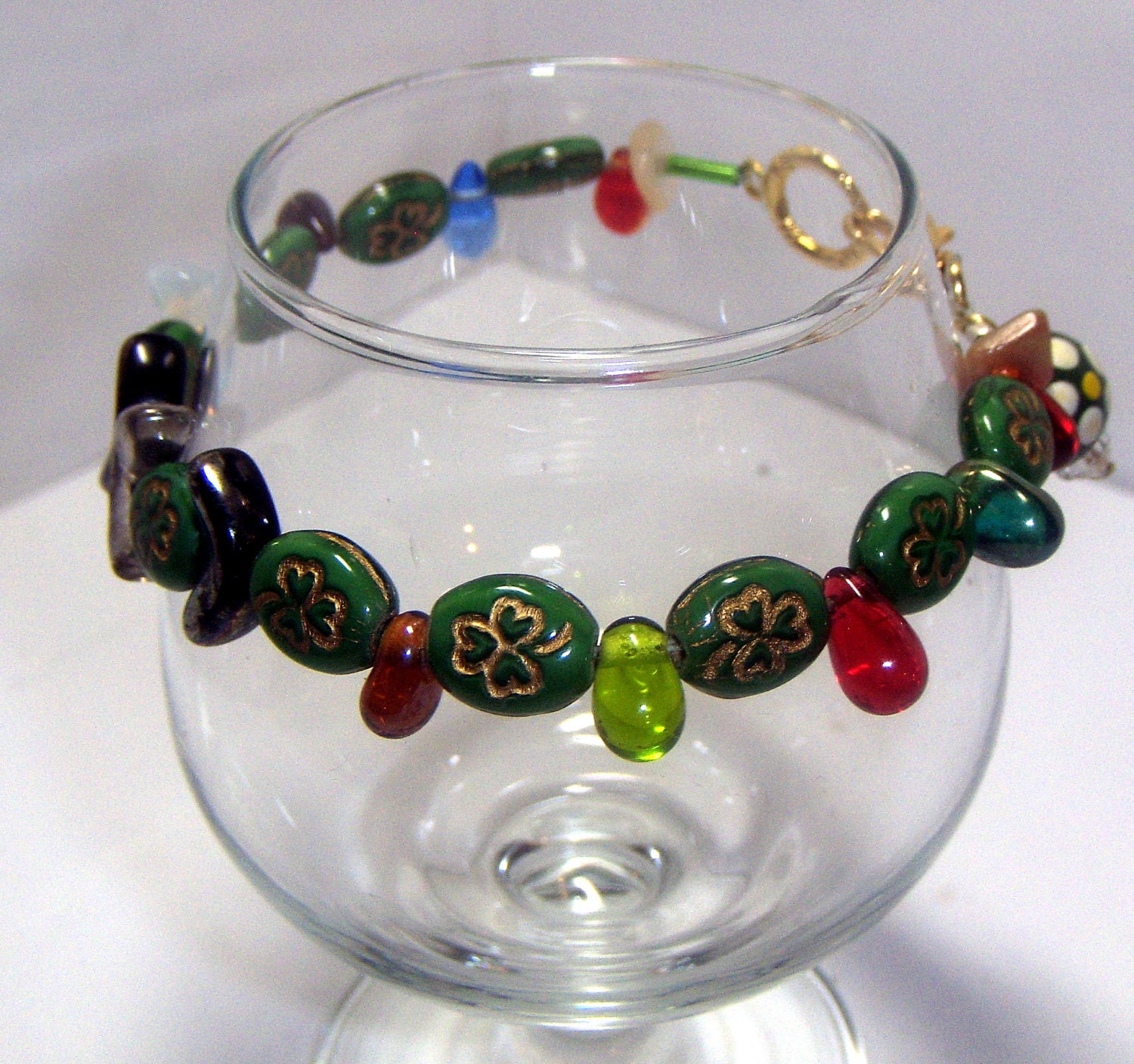 Green bracelet Shamrock beads, STOCKING STUFFER, green charm bracelet - by Renee Lockhart