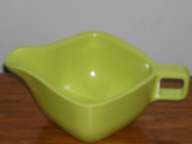 Vintage Arrowhead Sugar and Creamer Set