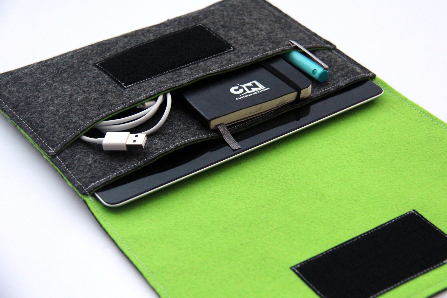 iPad Mini Apple Tablet Sleeve Case Cover Organizer - Dark Gray & Lawn Green - Weird.Old.Snail