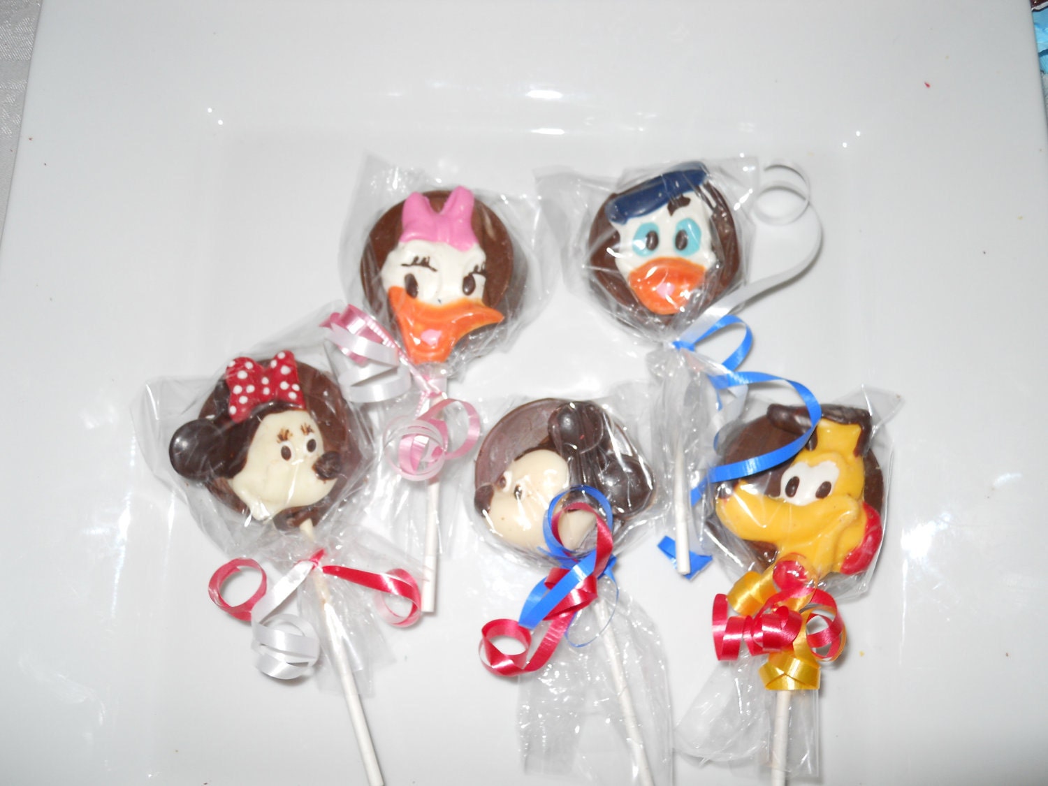 20 Disney Mickey Mouse Club House Mickey Minnie Pluto Donald Daisy Duck 4 ea Oreo Cookie Pops Chocolate Lollipops Birthday Gifts Party Favor