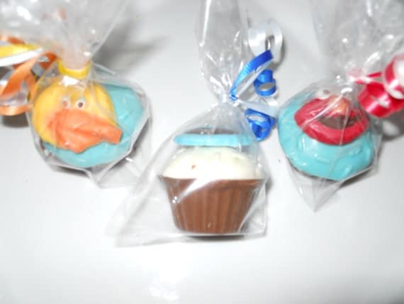 16 Sesame Street Chocolate Oreo Cookie cupcakes 4 Elmo big bird, cookie monster, Ocar the grouch Kids Party Favor Birthday