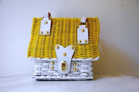 Vintage 1960s Yellow and White House Basket Purse