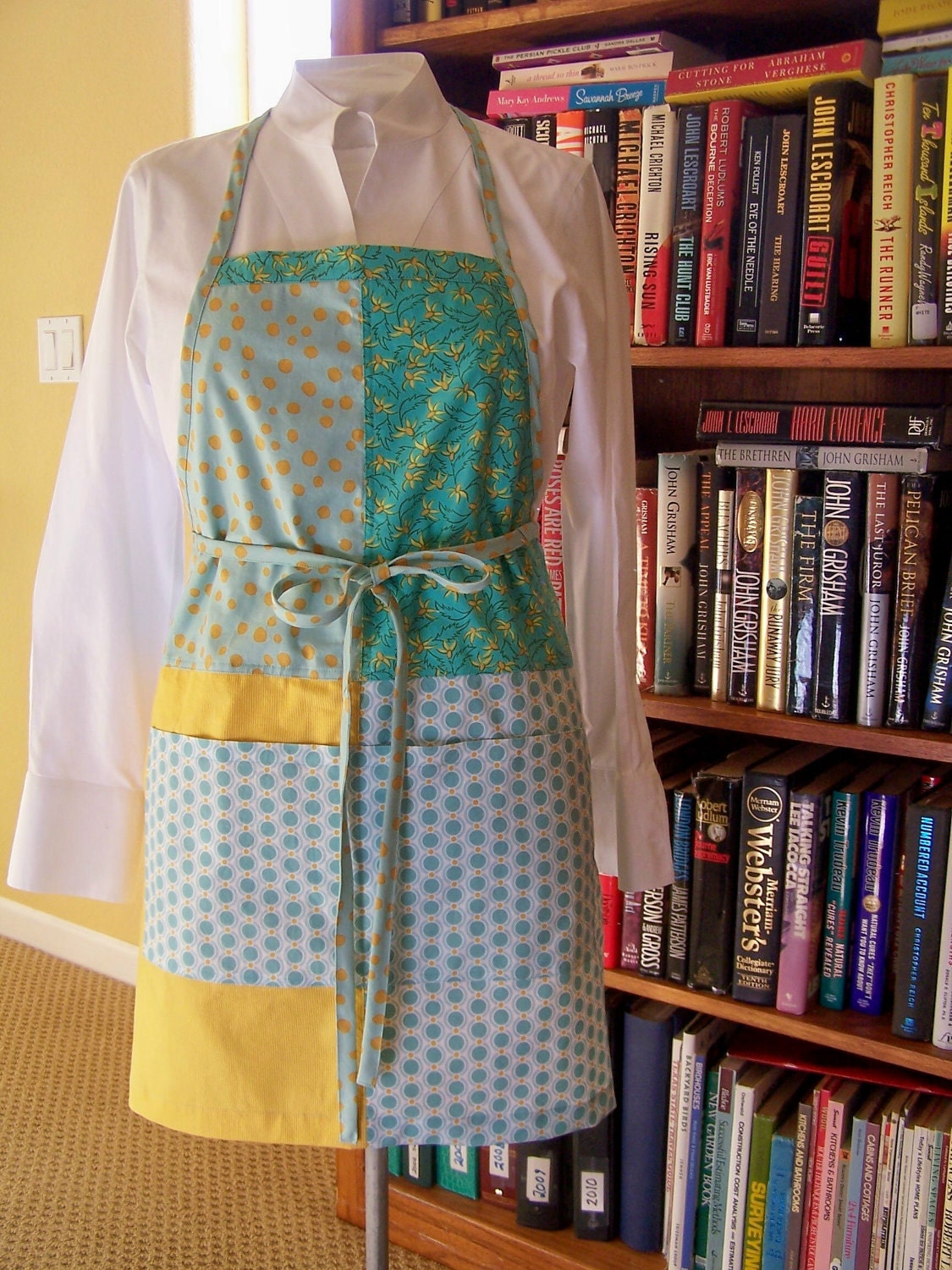 Women's Full Apron, Beautiful Chef's Apron,  4 Color Apron, Coordinated hot pad, Ready to Ship