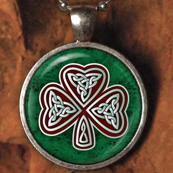 Celtic Knot Shamrock - 868 /  Domed Glass Tile Art Cabochon Necklace Pendant
