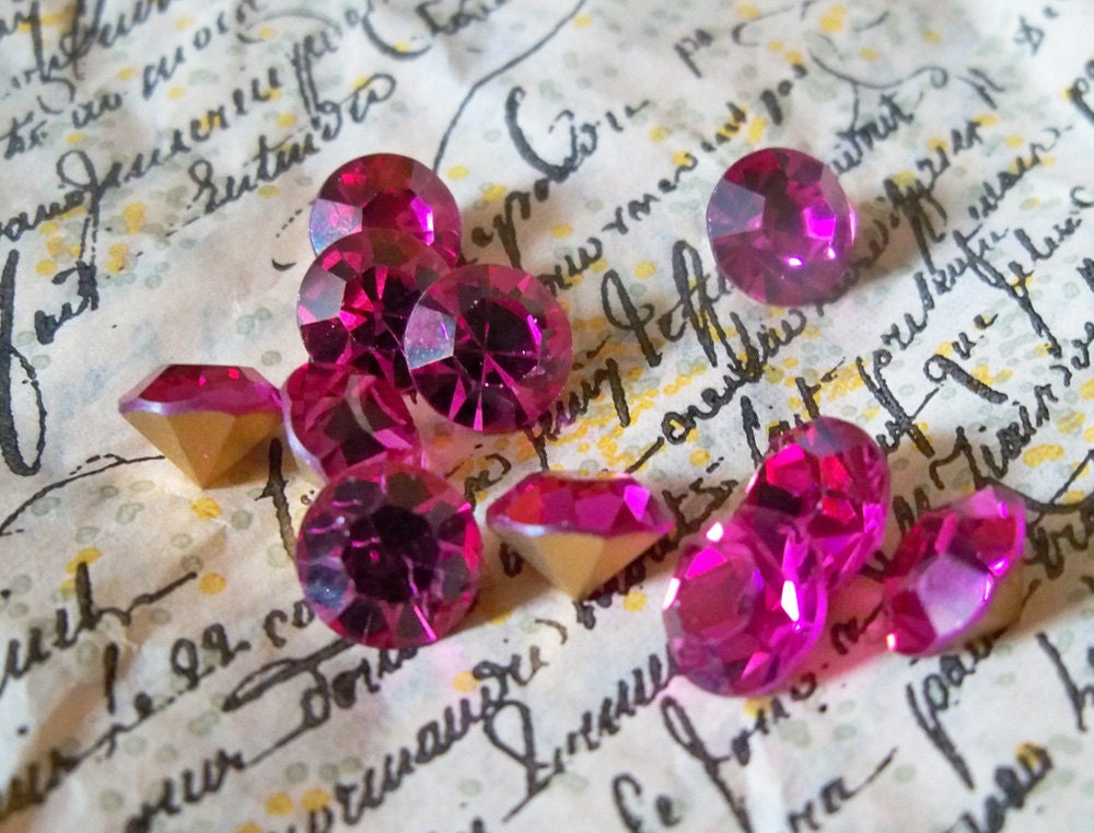 12 Lot of frosted Swarovski Austrian crystal Fuchsia, SS 35