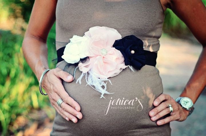 MATERNITY belt.   WEDDING Sash.  PHOTO Prop.  Everyday Accessory.  So many creative ways to use this beautiful sash.  Custom orders welcome.