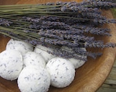 New--LAVENDER BATH BOMBS 4 count--freshly made with real flower buds