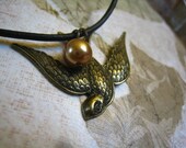HUNGER GAMES Mockingjay & Peeta's Pearl Necklace, Antique Brass Flying Bird Charm, Honey Gold Pearl, FREE shipping