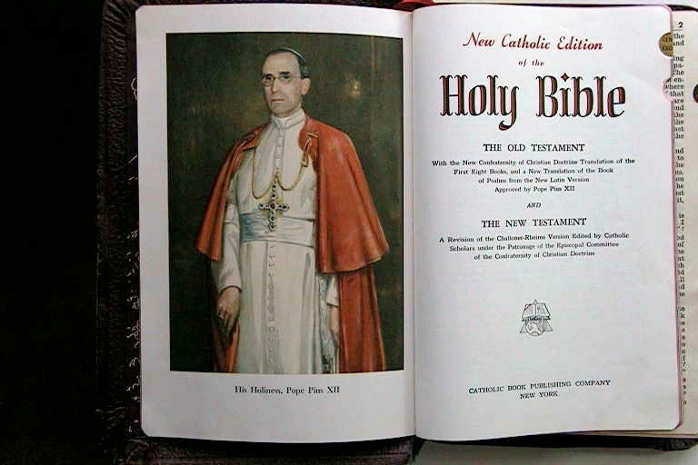 Vintage New Catholic Edition of Holy Bible & Box / Copyright 1954 Pope Pius XII