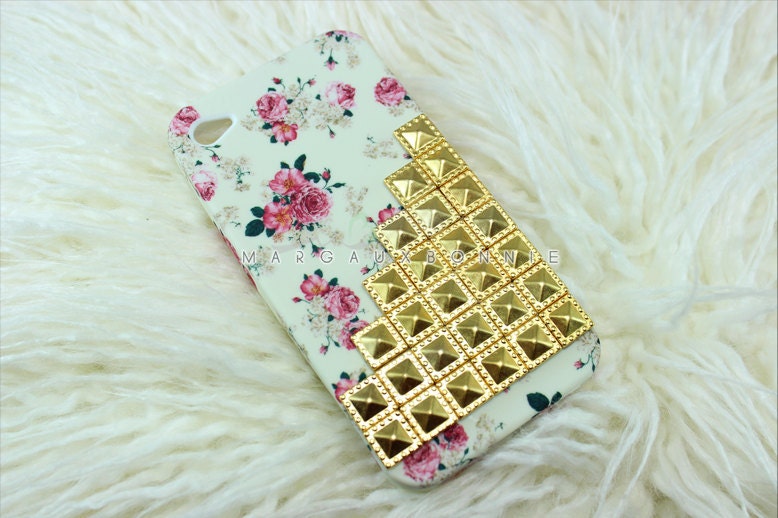 FREE Shipping US - White Cream Pink Vintage Rose Flower Gold Dotted Pyramid Studded Silicone Matte iPhone 4 4S Phone Case AT&T Verizon