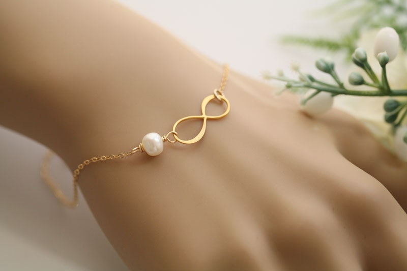 Set of 8,Gold Fill Infinity Bracelet,Customize stone,Friendship,Best friends Bracelet,Bridesmaid Gifts,Wedding Jewelrym,Sisterhood