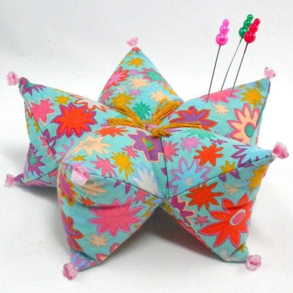 Star Pillow and Pincushion Tutorial Pattern : Patchwork Harlequin Star by La Todera