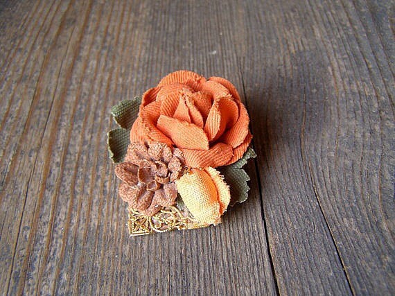 Vintage flowers Brooch Listed by MeshuMaSH On Etsy