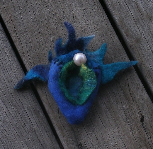 mature - felt vagina in blue and green felt