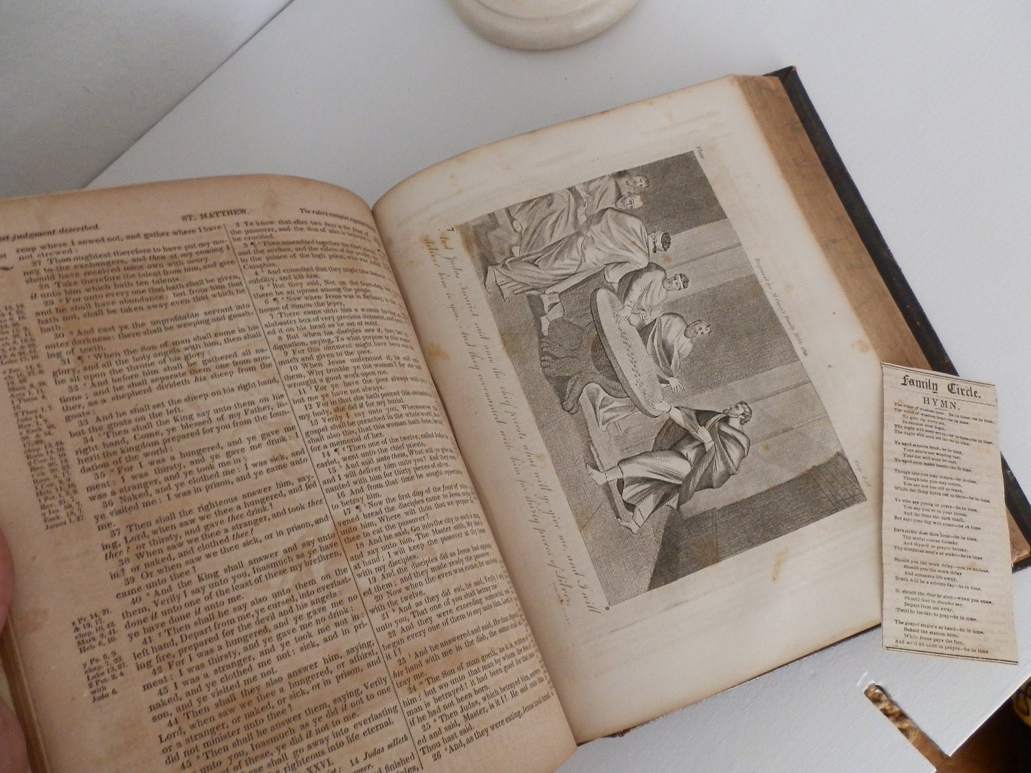 1846 Leather bound Holy Bible. Large volume. Fantastic collectible.