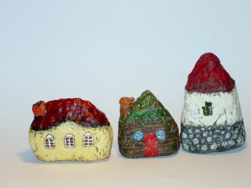 MiniatureTransilvanian Cottage Paper Mache I- set of 3-