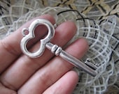 10pc 57x27.5mm tibetan silver  filligree key pendants