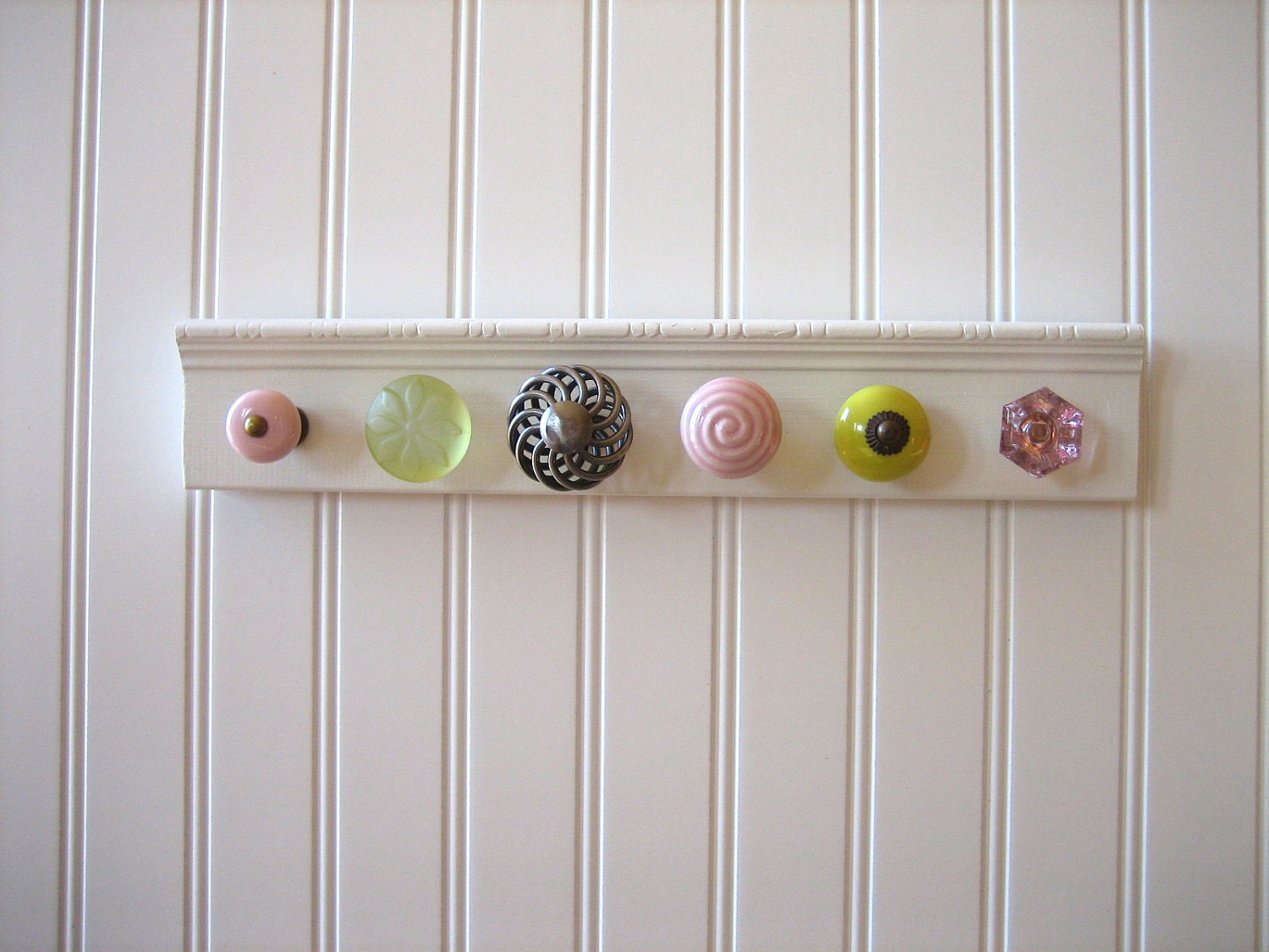 Necklace Display Jewelry Rack in Pinks and Greens