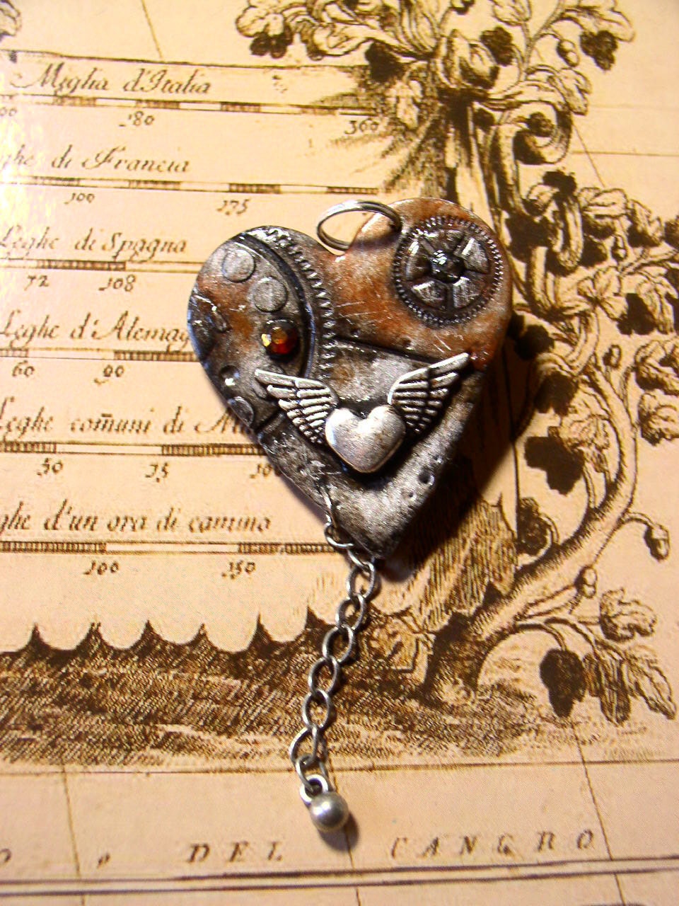 pendant - steampunk rusty heart -