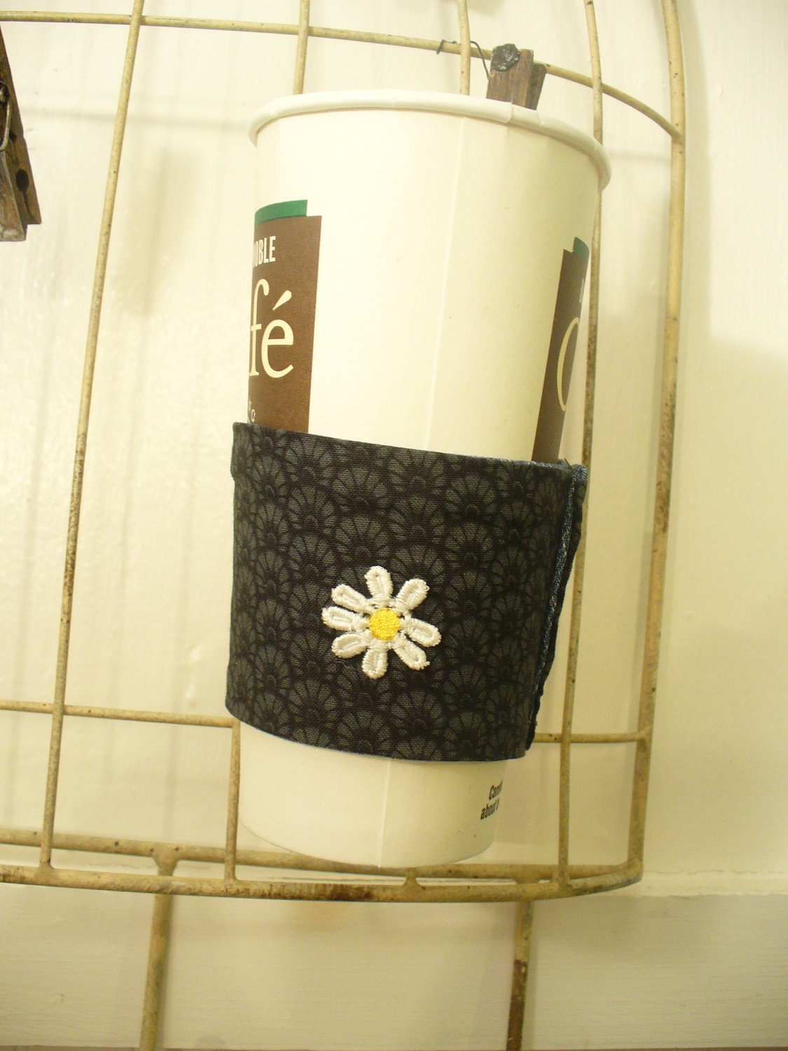 Coffee Cozy Black with Daisy