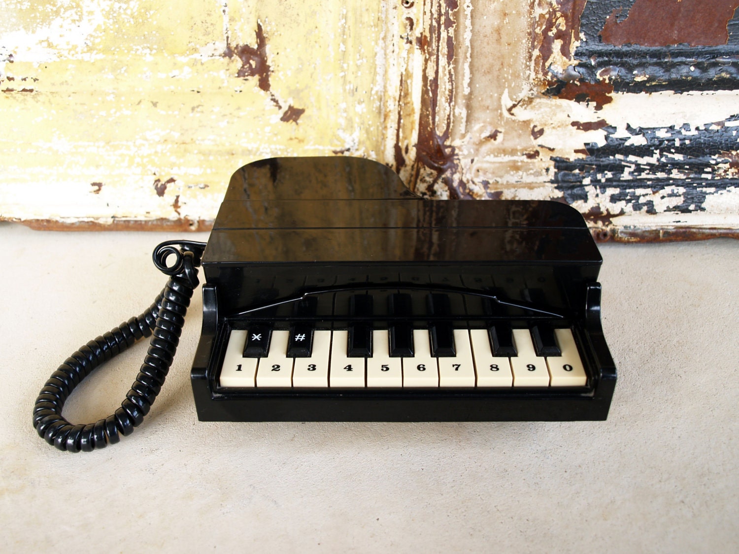 RADICAL EIGHTIES PHONE /// Retro Decor // 1980s Telephone /// Vintage Phone /// Vintage Telephone /// Vintage Piano Phone